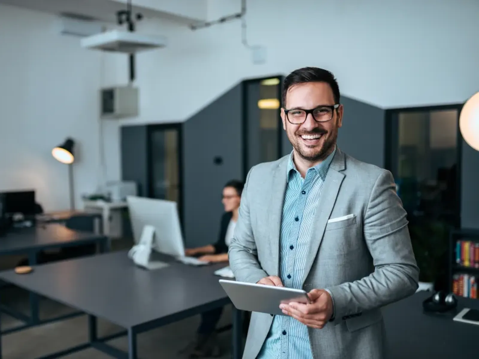 IT consultant in a modern office